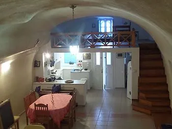 Canava Santino Cave Apartment Messaria (Santorini)