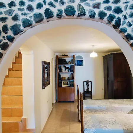 Canava Santino Cave * Messaria (Santorini)