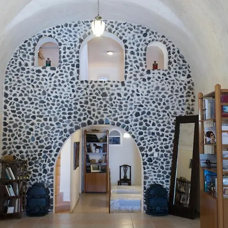 Canava Santino Cave Messaria (Santorini)